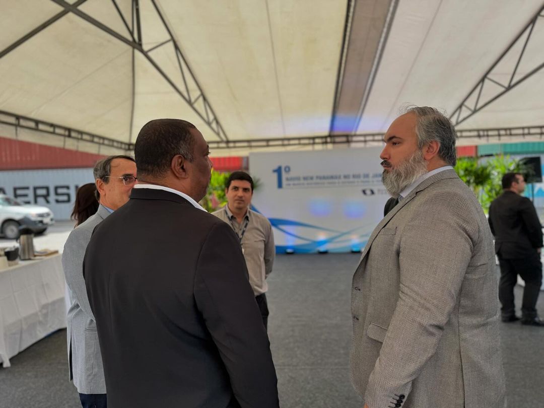 O Porto de Itaguaí, um dos principais do país, fez história nesta segunda-feira, 12 de agosto, com a chegada do navio MSC Orion, o primeiro do tipo New Panamax a atracar no porto! O navio possui impressionantes 366 metros de compri (1).jpg